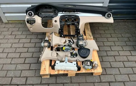 Mercedes-Benz GLC C253 Dashboard 