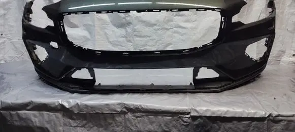 Volvo V60 Front bumper 31690530