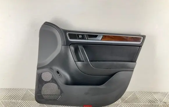 Volkswagen Touareg II Front door card panel trim 7P2867012AS