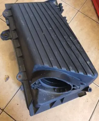 Volkswagen Golf IV Air filter box 4615785944 1J0129607AE C37153