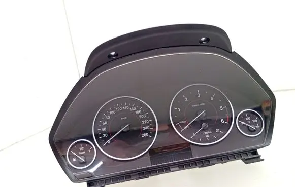 BMW 3 F30 F35 F31 Speedometer (instrument cluster) 17649411