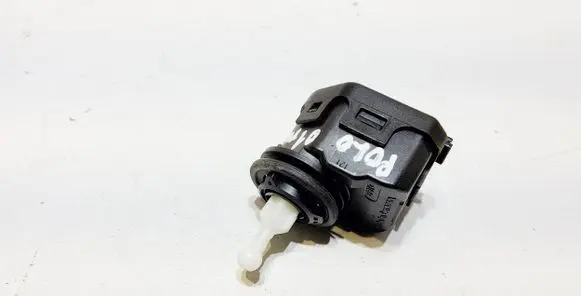 Headlight level adjustment motor