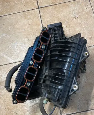 Toyota Avensis T250 Intake manifold