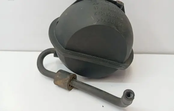 Volkswagen Jetta V Vacuum air tank 7M0129808