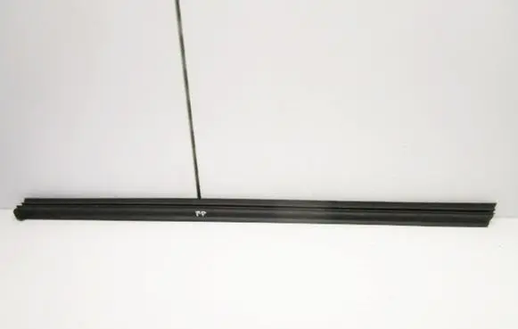 Nissan Qashqai+2 Front door trim (molding) 82834EY10A