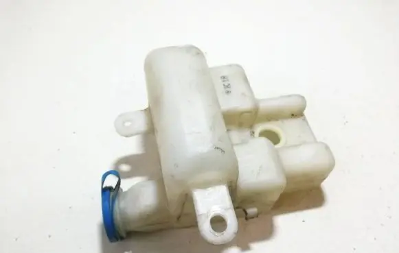 Windshield washer fluid reservoir/tank