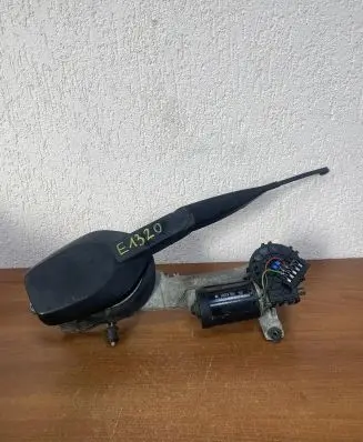 Mercedes-Benz E W210 Wiper motor 0390241420 E1320