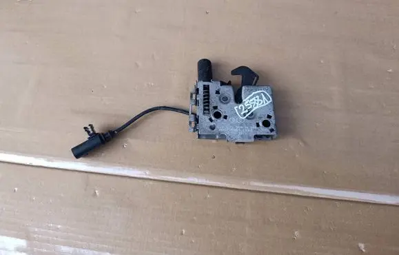 Audi A3 8Y Engine bonnet/hood lock/catch 8Y0823509A