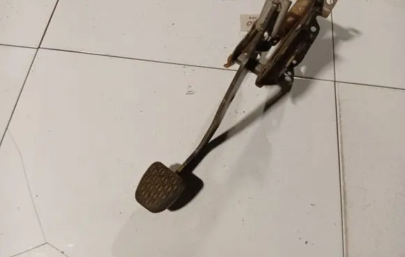 Volkswagen Crafter Clutch pedal 