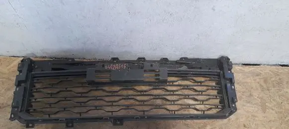 Mitsubishi L200 Front bumper lower grill 6402A515
