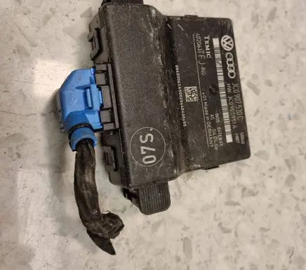 Volkswagen PASSAT B6 Gateway control module 3C0907530C