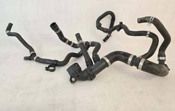 Volvo XC60 Engine coolant pipe/hose 32224776