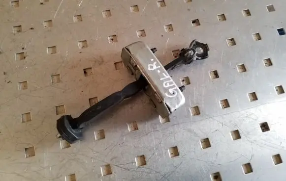 Toyota Avensis T270 Rear door check strap stopper