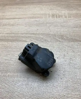 Ford Focus Air flap motor/actuator 1S7H19E616AA