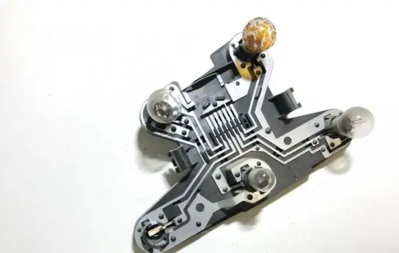 Renault Megane I Tail light bulb cover holder 7700828138