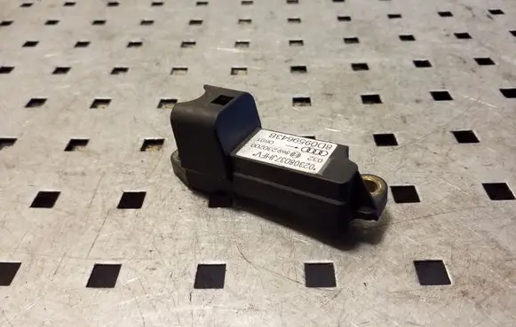 Audi A4 S4 B5 8D Airbag deployment crash/impact sensor 8D0959643B