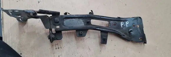 Audi A4 S4 B9 Fender mounting bracket 8W0821136B