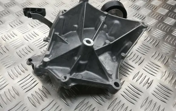 Mercedes-Benz C W205 Generator/alternator bracket A6512340339