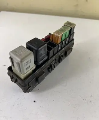 Nissan Terrano Relay mounting block 
