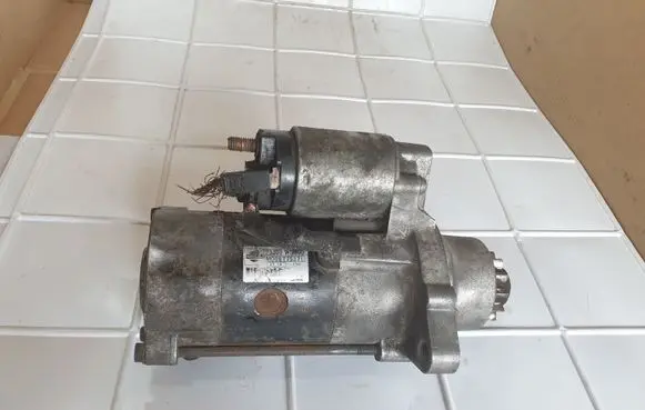 Nissan Almera Tino Starter motor 23300WD000 M008T75371