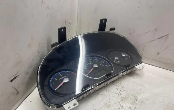 Hyundai Santa Fe Speedometer (instrument cluster) 940012B320