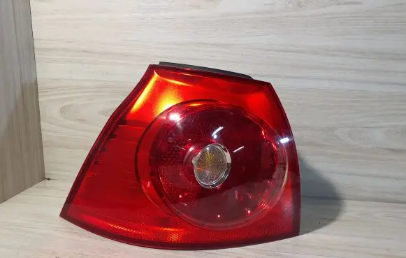 Volkswagen Golf V Rear/tail lights 1K6945095AC 89031704