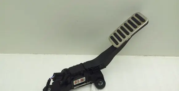 Hyundai Kona I Accelerator throttle pedal 32700XXXXX