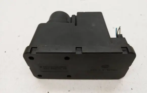 Mercedes-Benz C W202 Central locking vacuum pump 2028001448