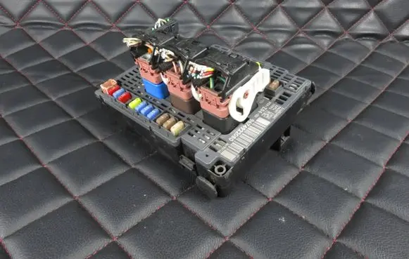 Peugeot 508 Fuse module 9674922080 60013289 BSMZ0400