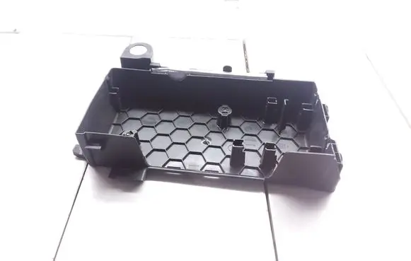 Mercedes-Benz E W213 Fuse box cover A2135400200