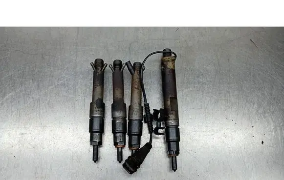 Volkswagen Golf IV Fuel injectors set 028130202Q