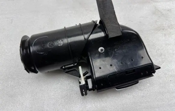 Mercedes-Benz GL X166 Air vent grill in roof A1668301654