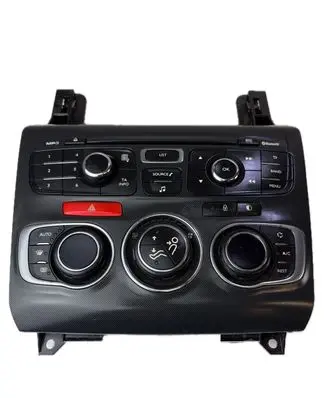 Citroen C4 II Tailgate/trunk/boot open switch