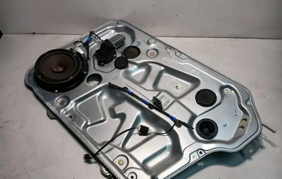 Hyundai Sonata Front door window regulator with motor 2600430 ADL0843