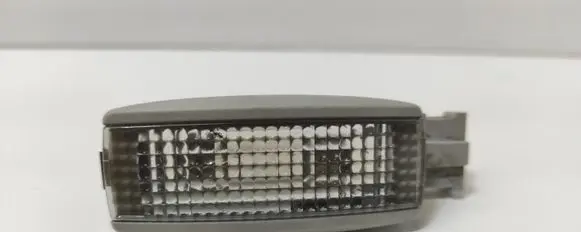Volkswagen PASSAT B5 Other interior light 3B0947113