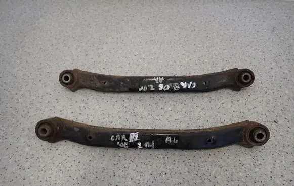 KIA Carens II Rear suspension control arm 