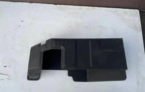 Hyundai i30 Battery box tray 