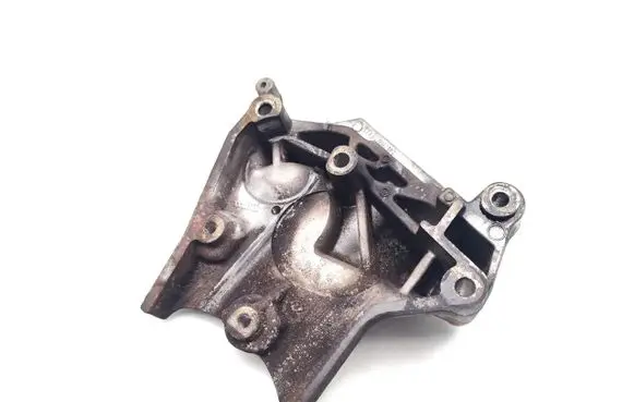 Opel Insignia A Engine mounting bracket 428702815