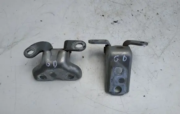 Toyota Avensis T250 Rear door hinge set 