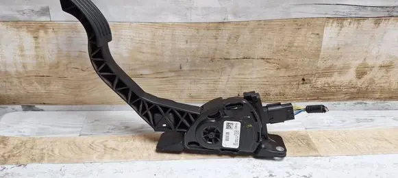 Ford C-MAX II Accelerator throttle pedal AV619F836AB
