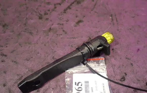 Opel Vectra C Fuel injector 