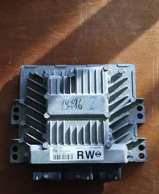 Nissan Qashqai Engine control unit/module s180033108a