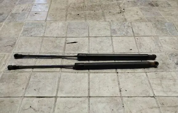 Audi A4 S4 B6 8E 8H Tailgate/trunk strut/damper 8E9827552E