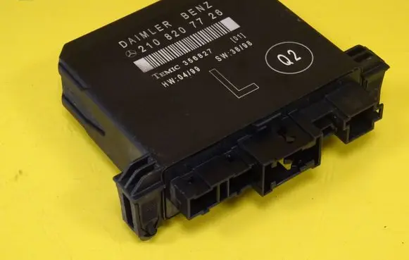 Mercedes-Benz E W210 Door control unit/module 2108207726