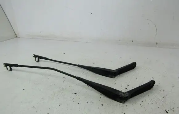 Ford Focus C-MAX Front wiper blade arm 