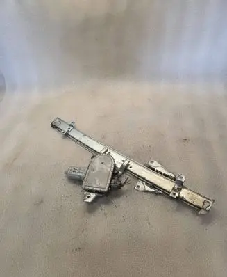 Mitsubishi Pajero Front door window regulator with motor MN117080 0620200720