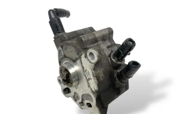 Volkswagen Golf V Vacuum pump 03G145209 310304