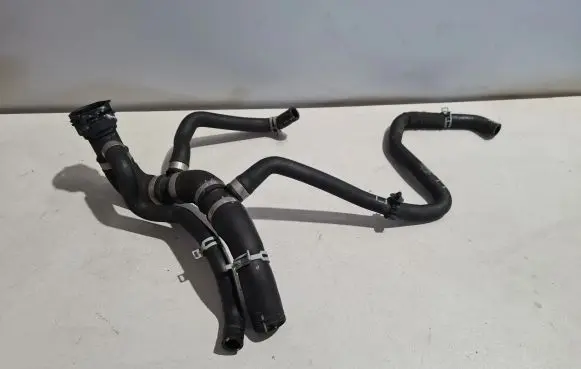 Volvo XC90 Engine coolant pipe/hose 31686003