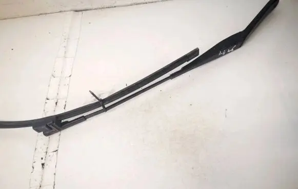 Ford Focus Front wiper blade arm 4m5117526ab