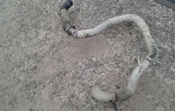 Citroen C-Crosser Turbo air intake inlet pipe/hose